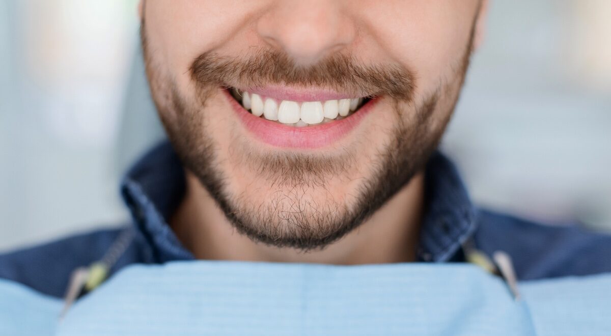 Ein lachender Patient